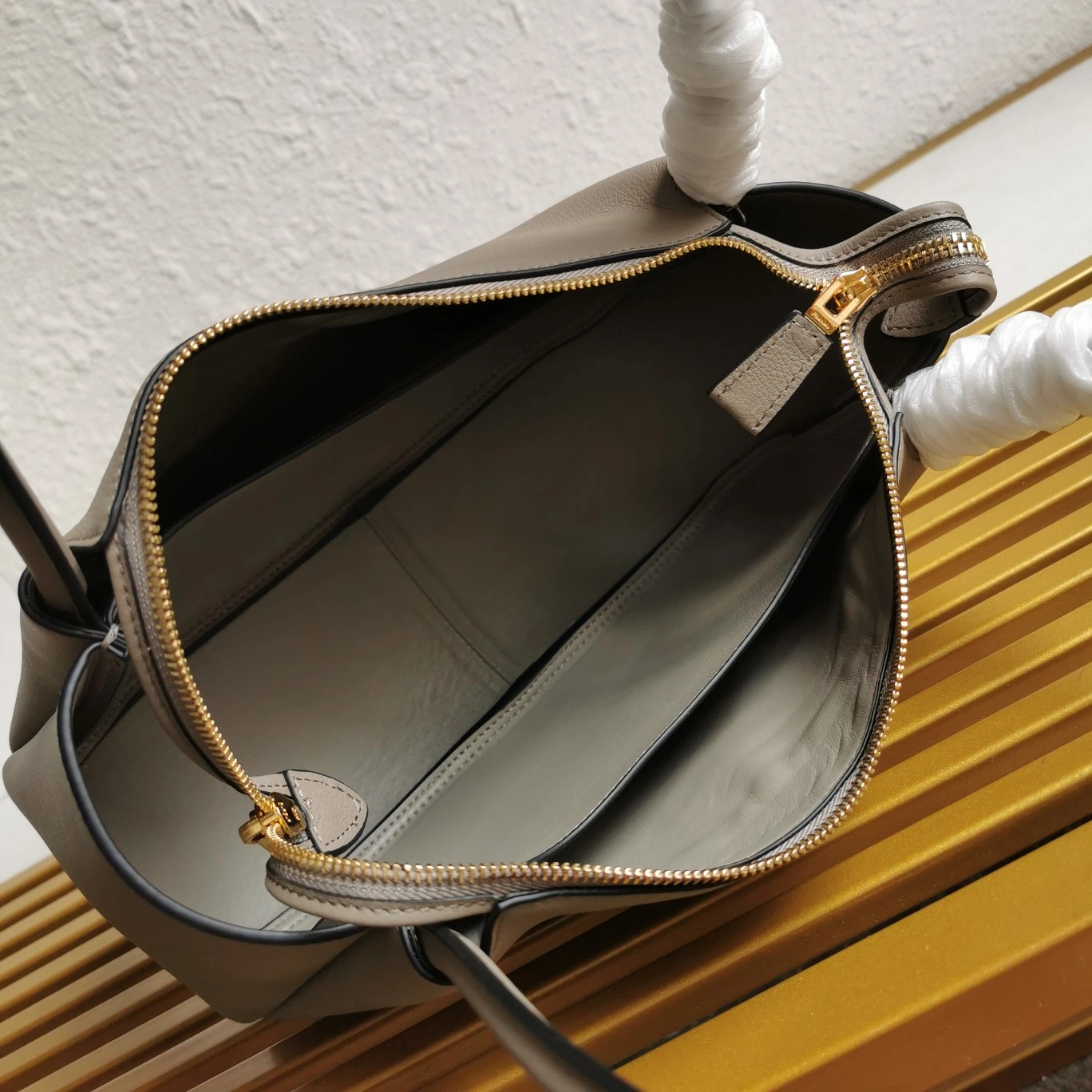 Sophisticated Prada Satchel Bags 71580