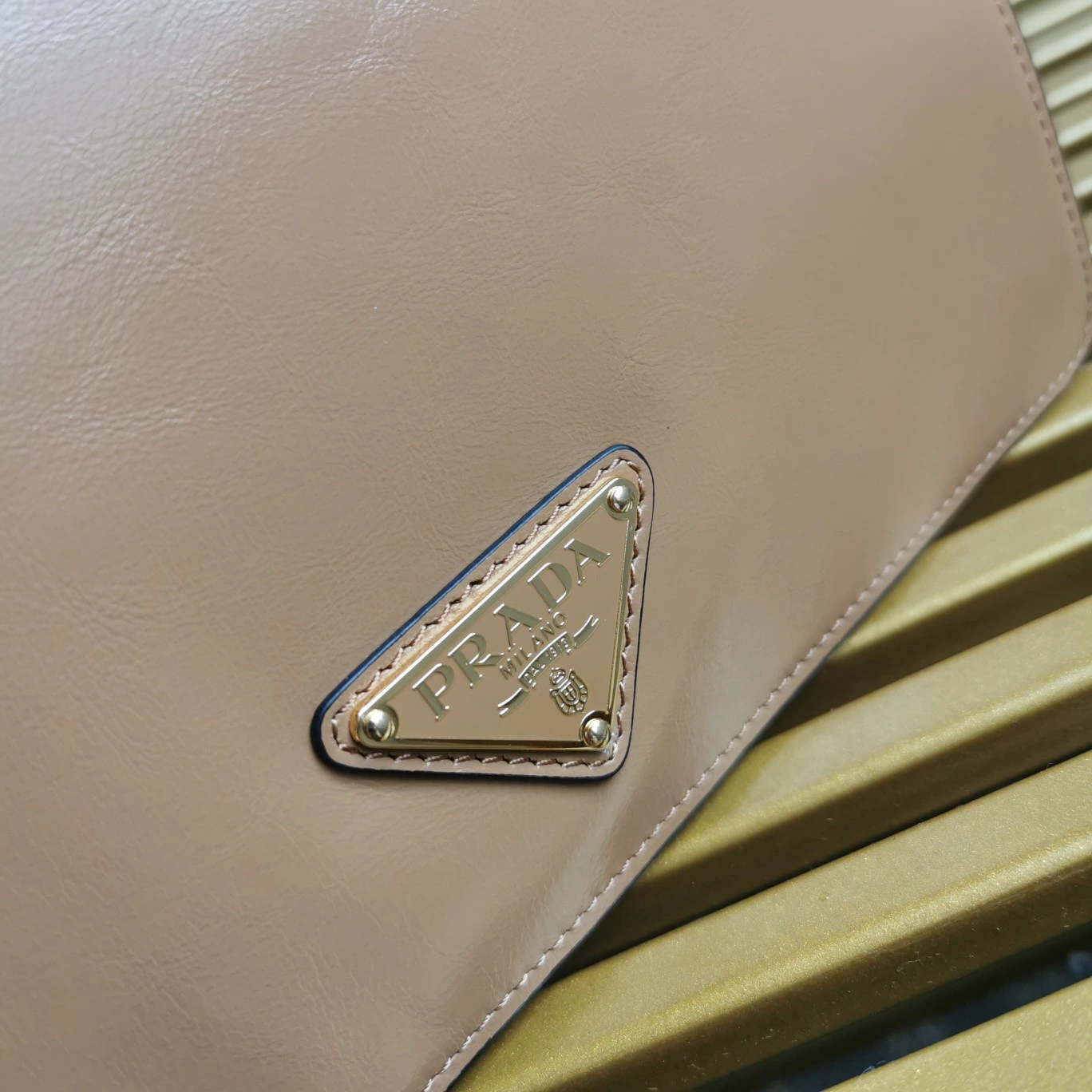 Prada Satchel Bags FreshLook 71618