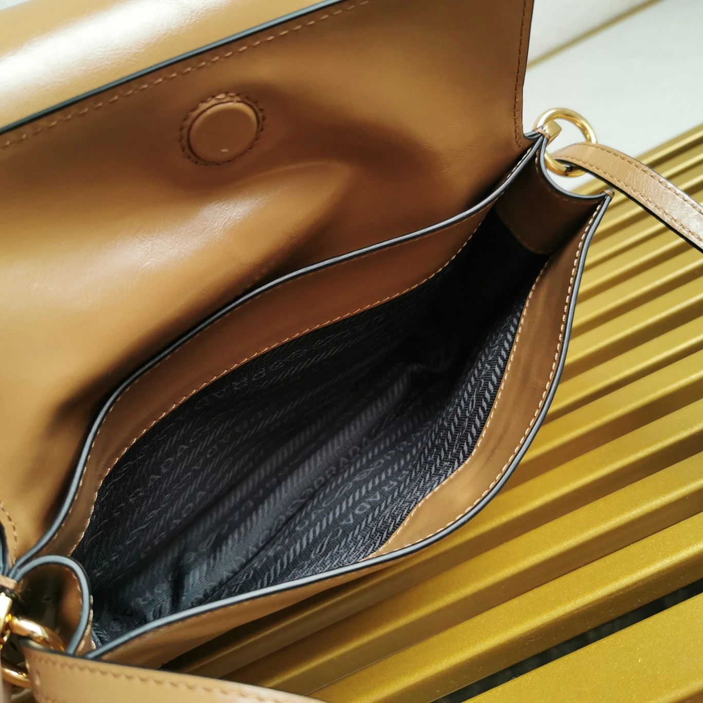 Prada Satchel Bags FreshLook 71618