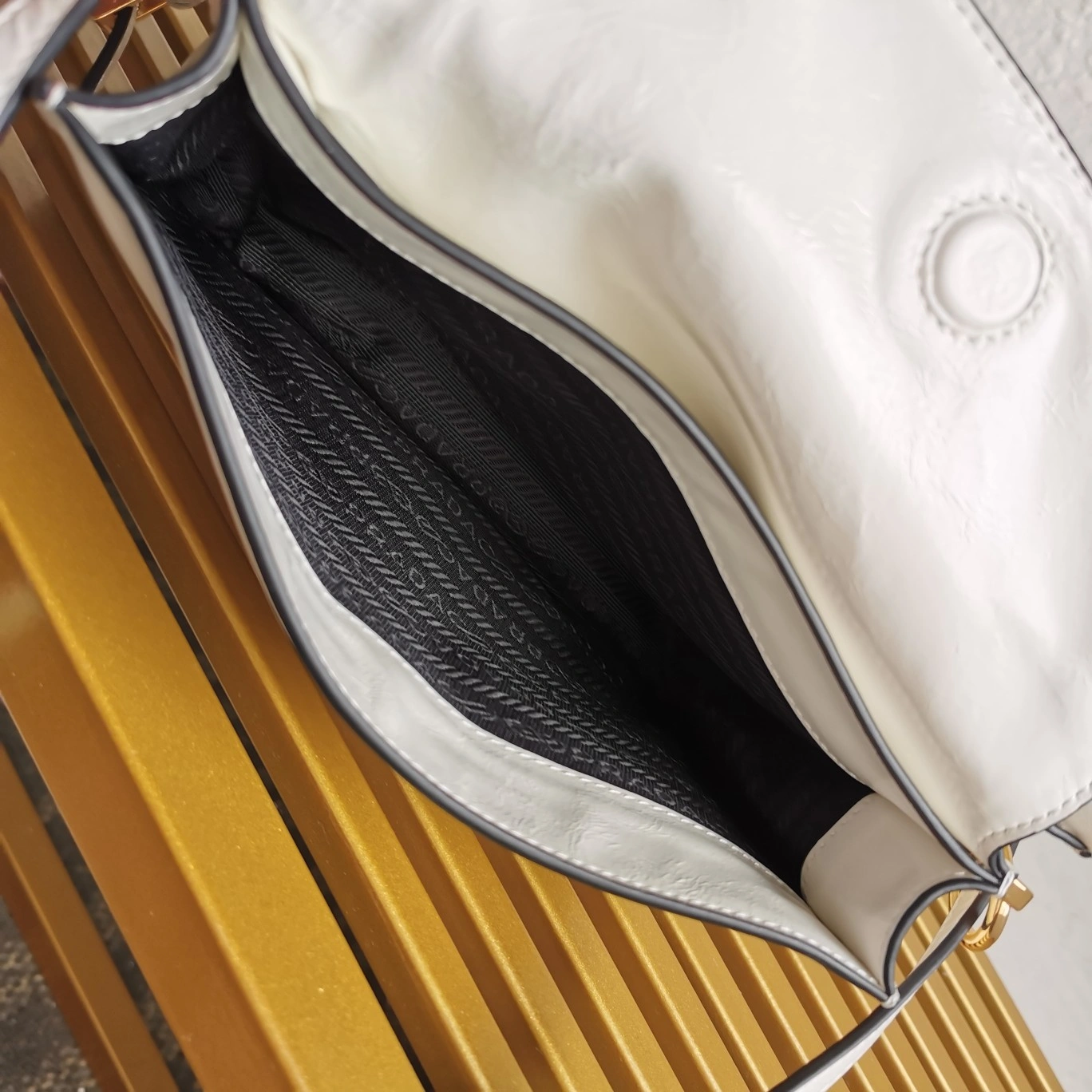 Attractive Prada Satchel Bags 71572