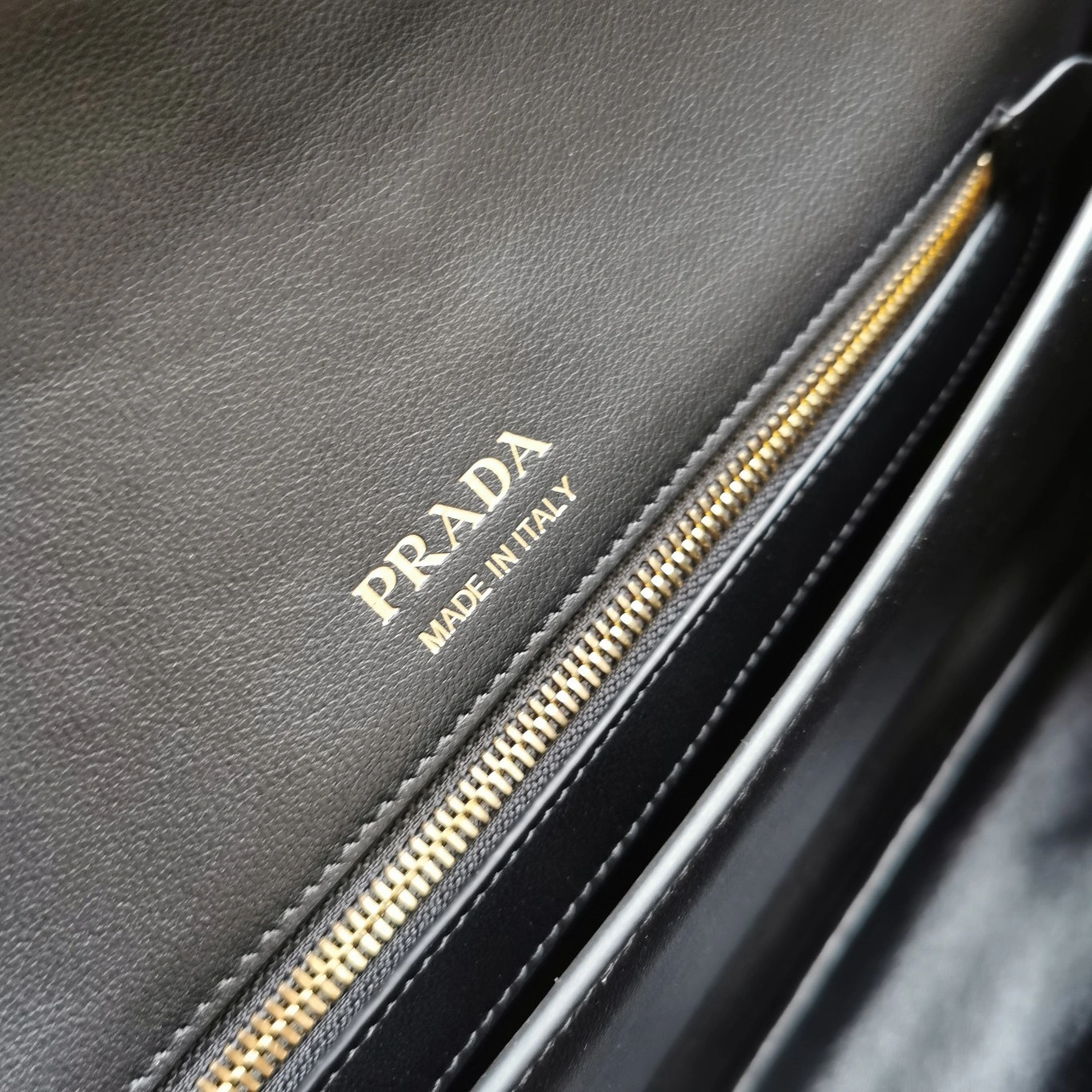 Bright Prada Satchel Bags 71569