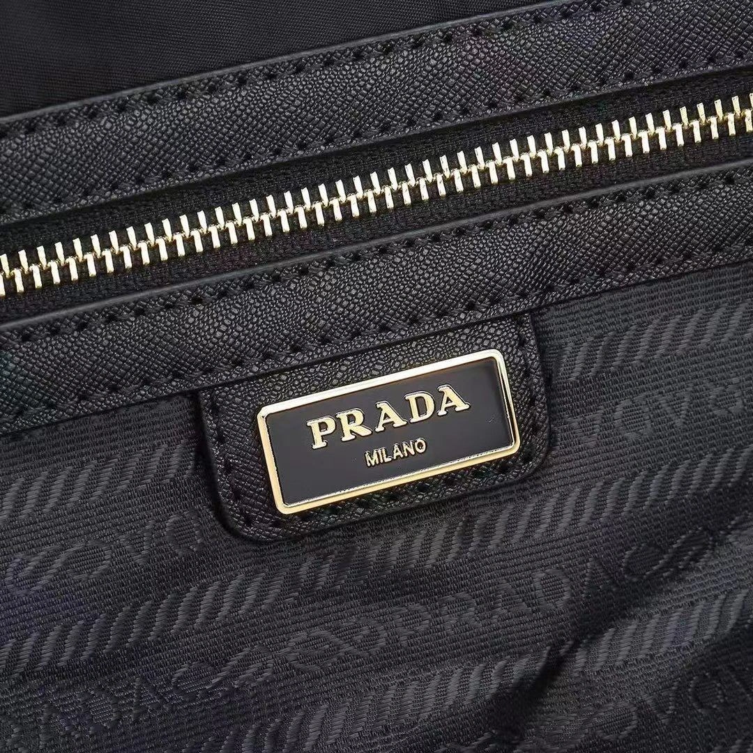 Seasonal Prada Shopping Bags 90614