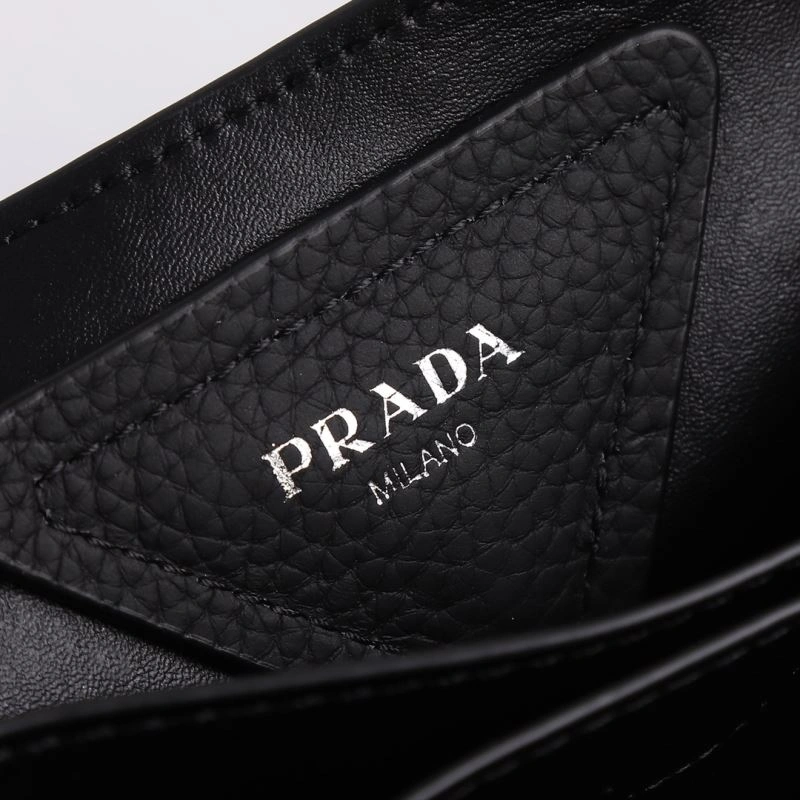 Prada Shopping Bags Effortless 87137