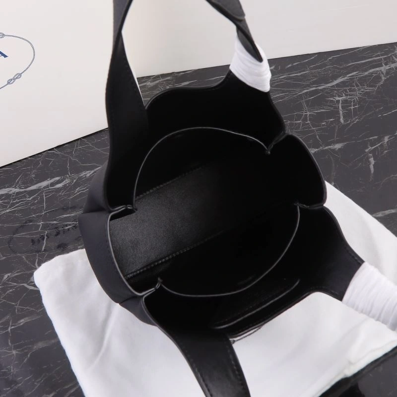 Prada Shopping Bags Effortless 87137