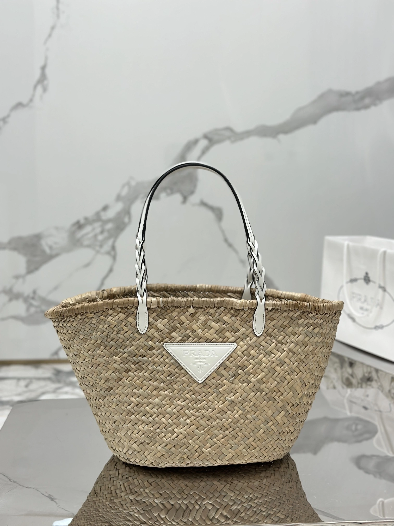 EyeCatching Prada Shopping Bags 73650
