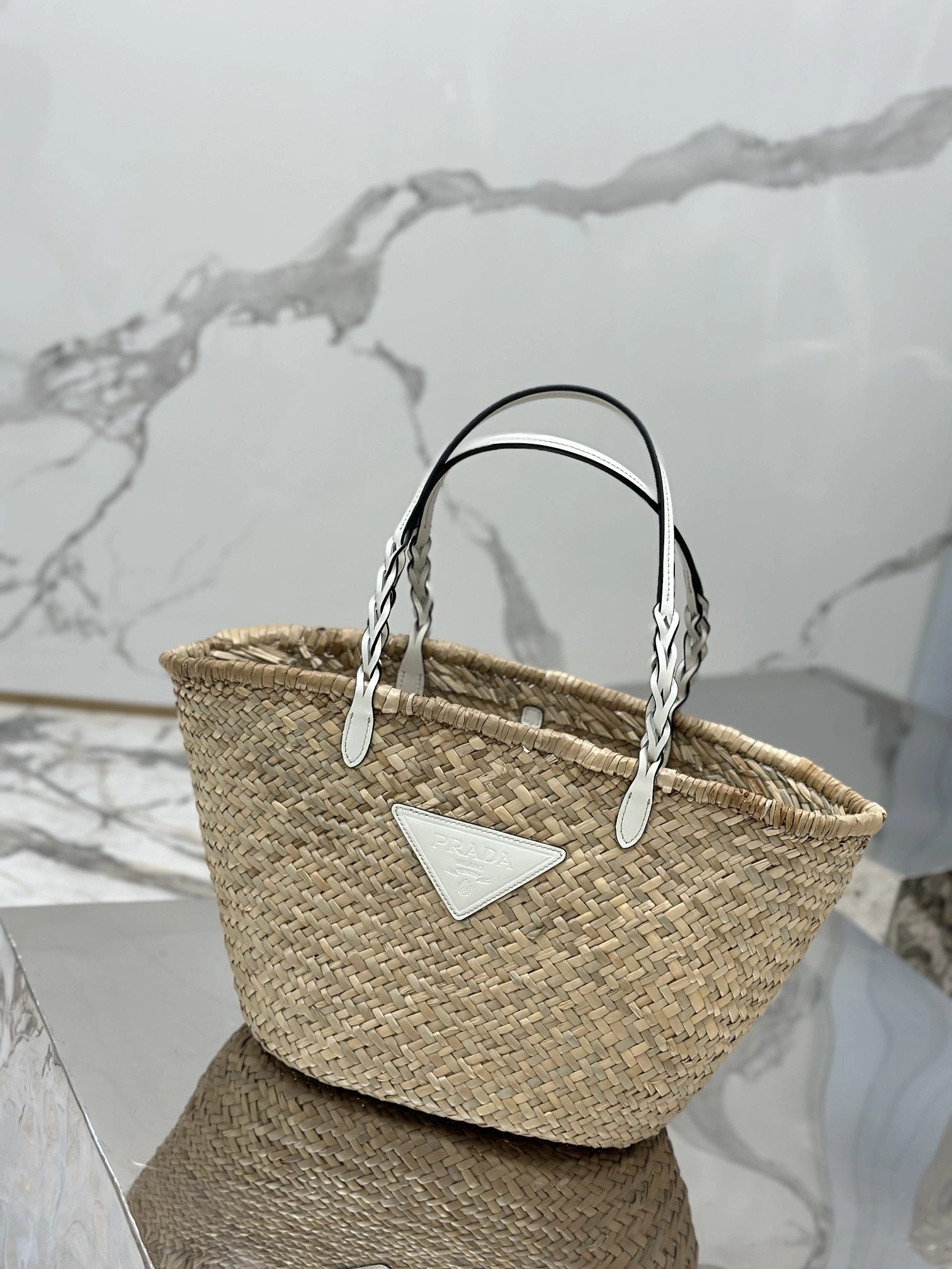 EyeCatching Prada Shopping Bags 73650