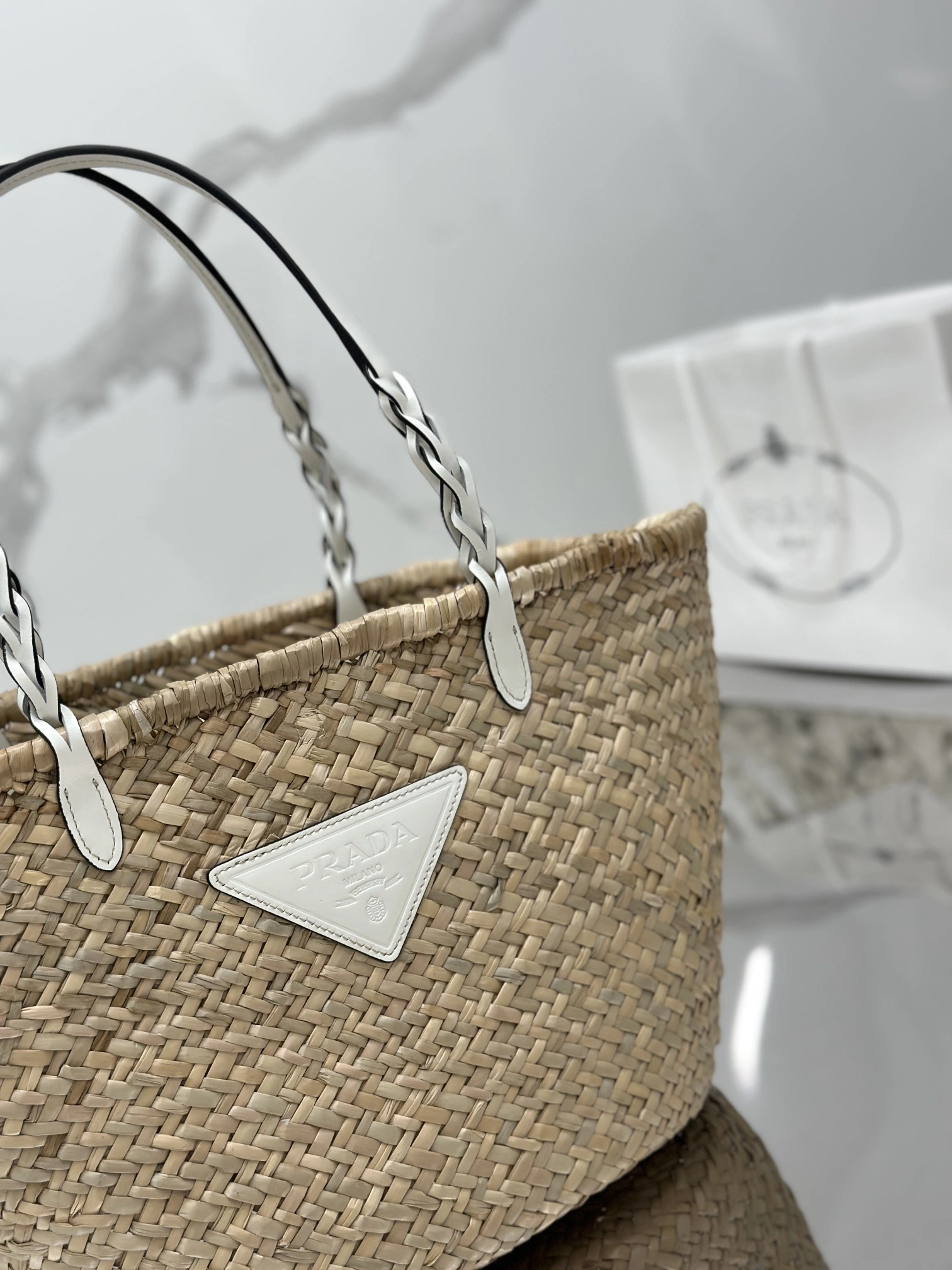 EyeCatching Prada Shopping Bags 73650
