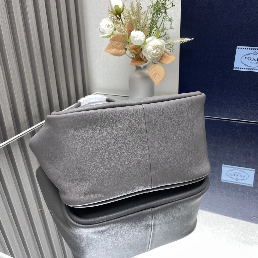 Prada Shopping Bags Modern 71669