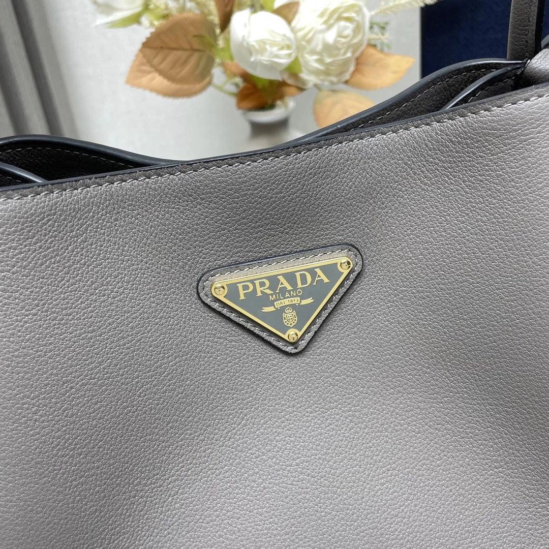 Prada Shopping Bags Modern 71669