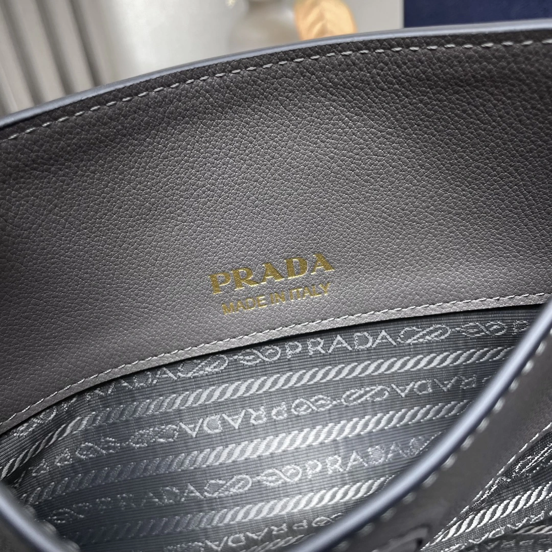 Prada Shopping Bags Modern 71669