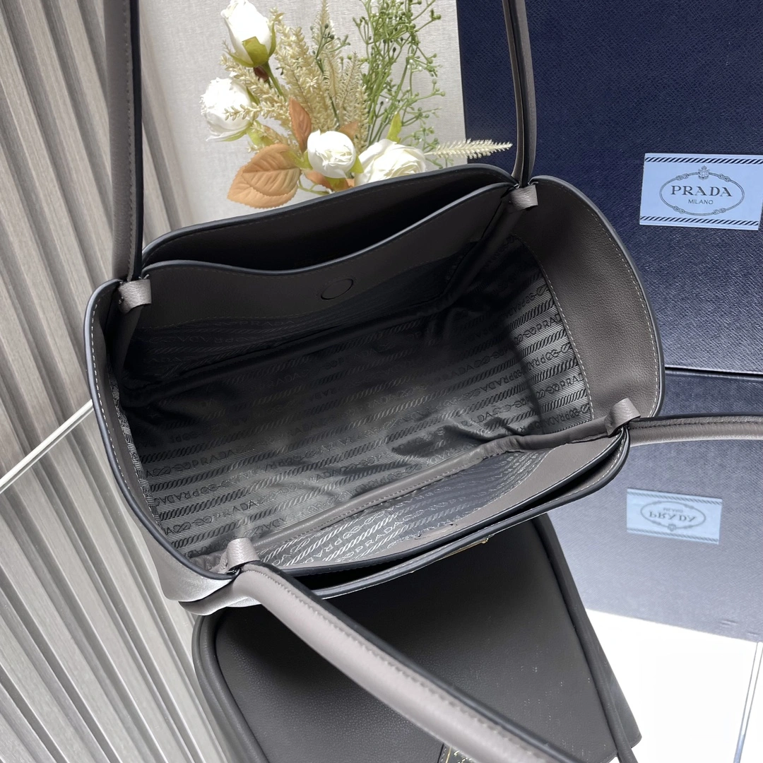 Prada Shopping Bags Modern 71669