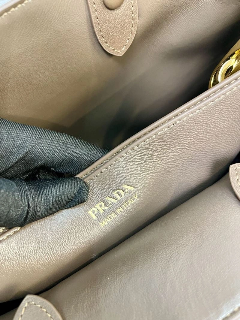 Prada Shopping Bags StreetReady 66497