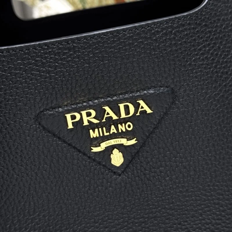 Snug Prada Shopping Bags 45114