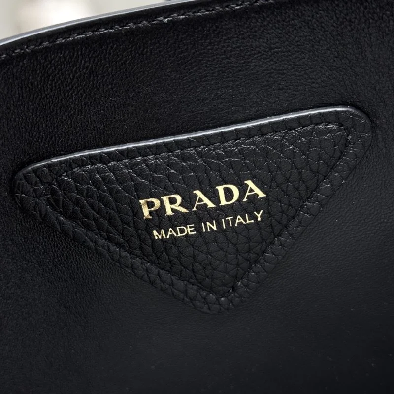 Snug Prada Shopping Bags 45114