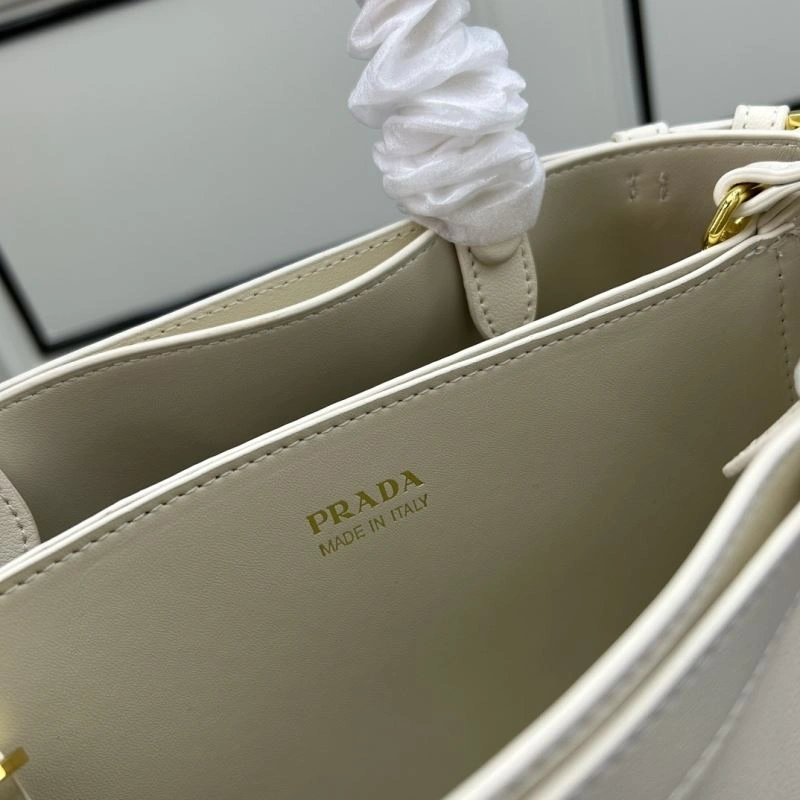 Casual Prada Shopping Bags 82700