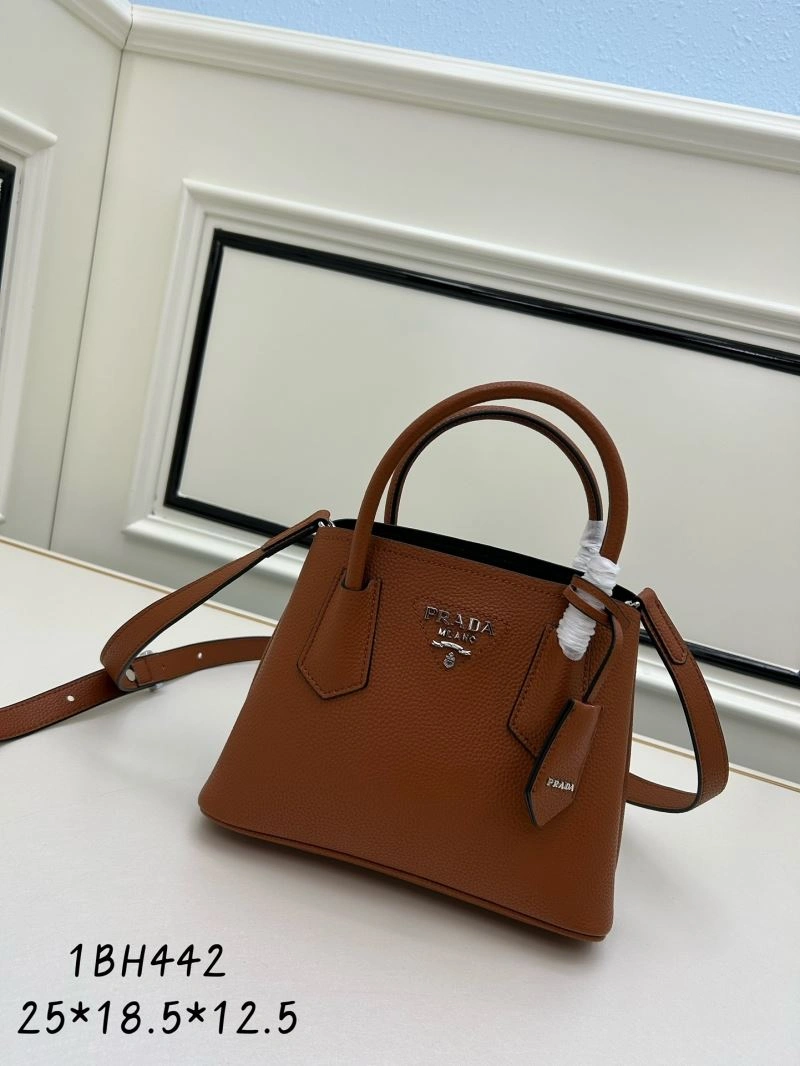 Prada Shopping Bags Elegant 82725