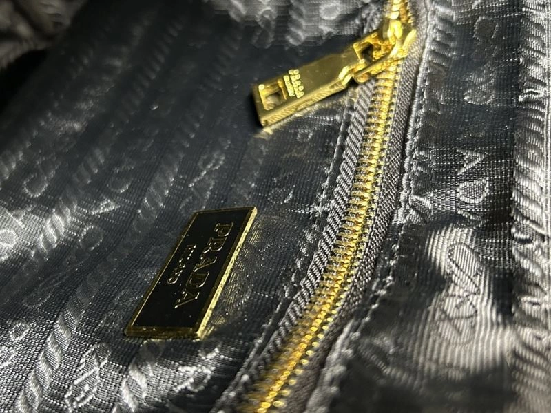 Resilient Prada Shopping Bags 82684