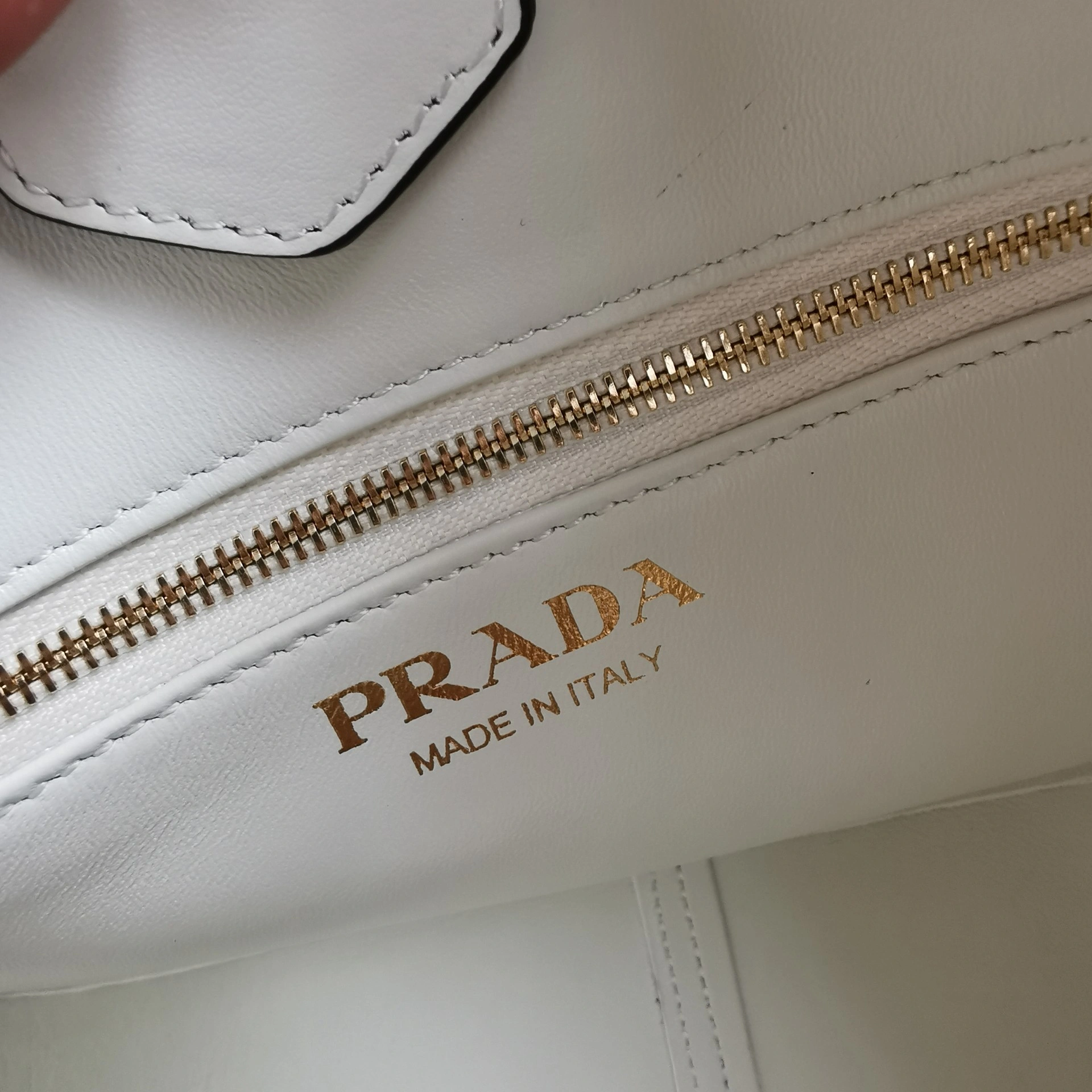 Prada Shopping Bags Seasonal 73600