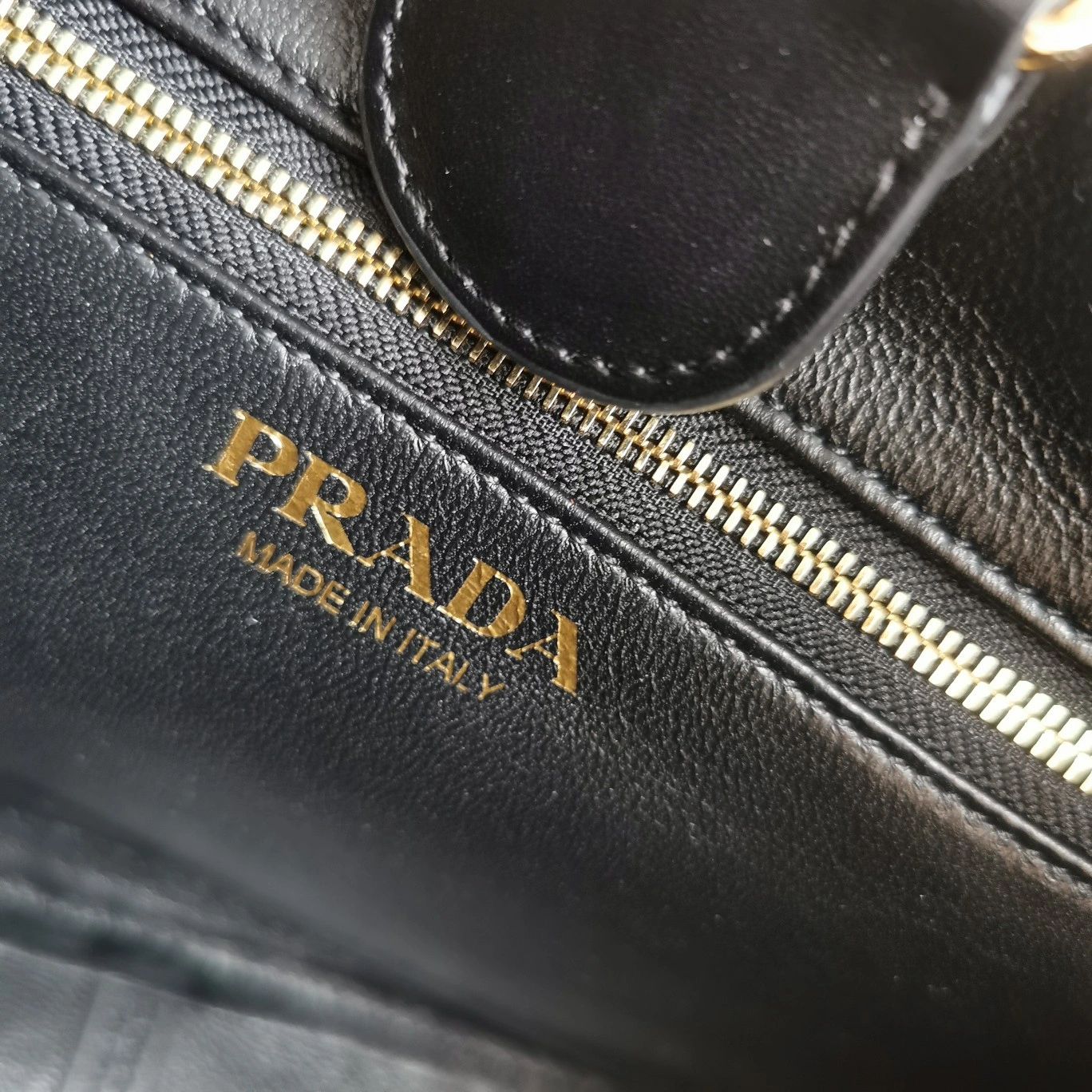 WrinkleFree Prada Shopping Bags 73608