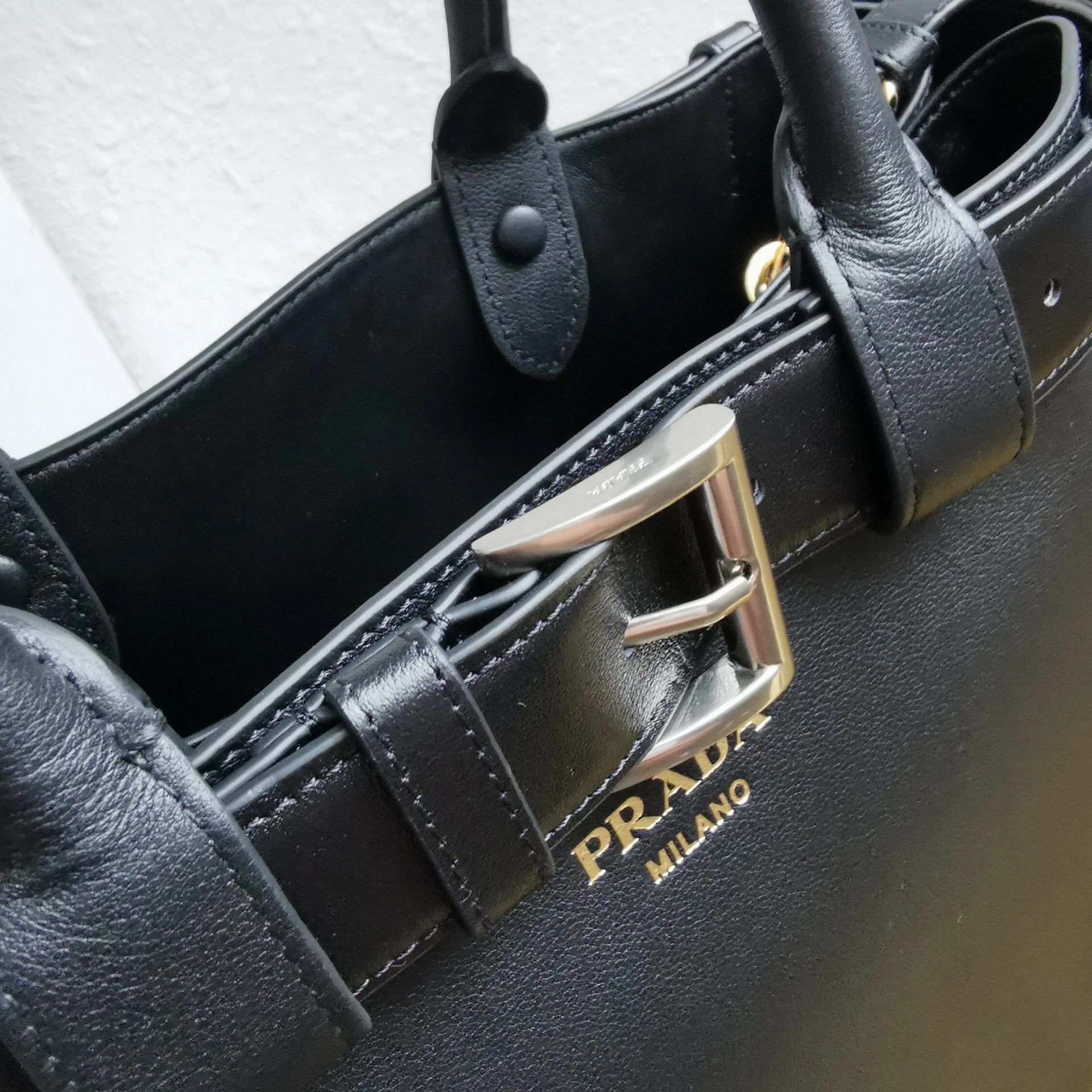 Comfortable Prada Shopping Bags 73627