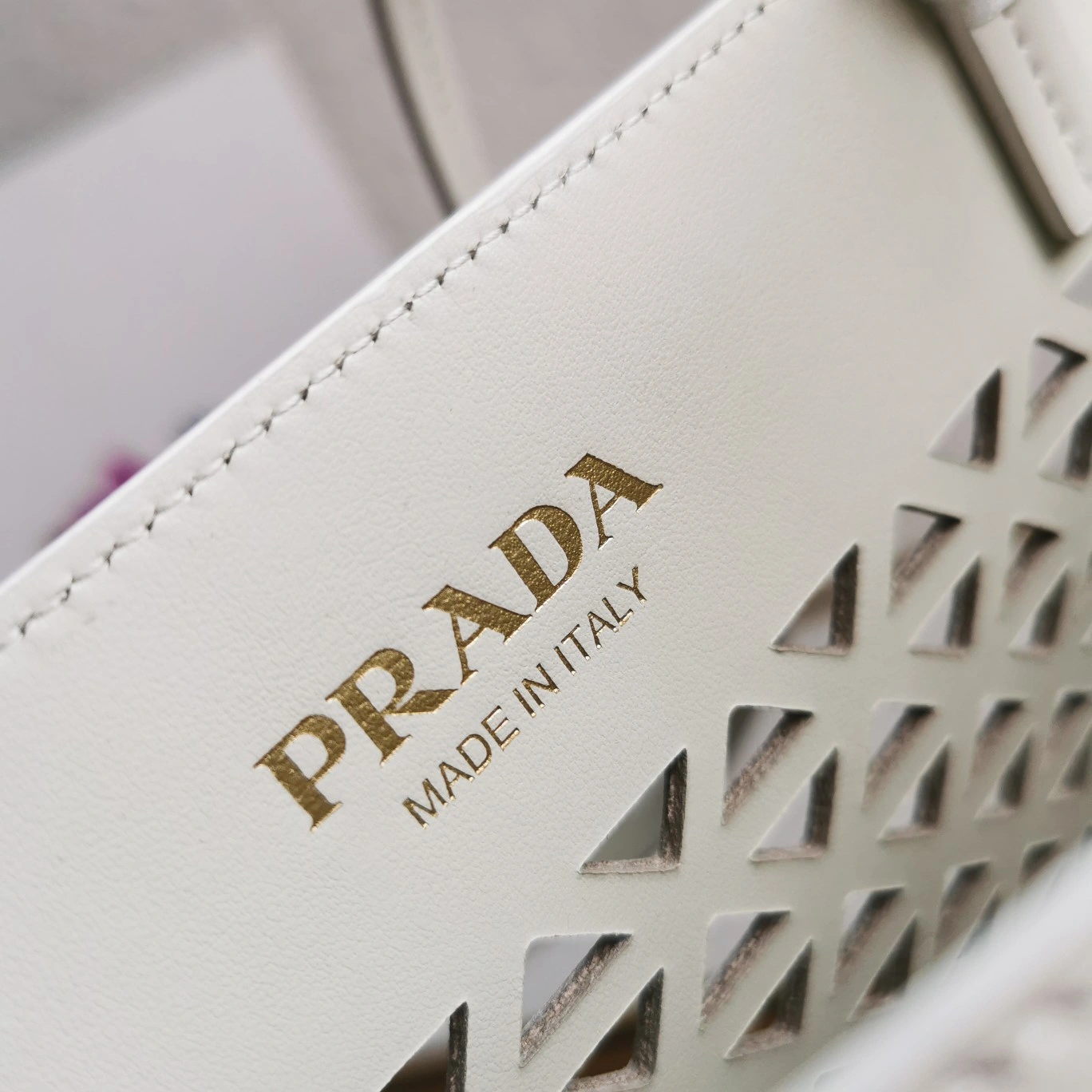 Prada Shopping Bags Effortless 71545