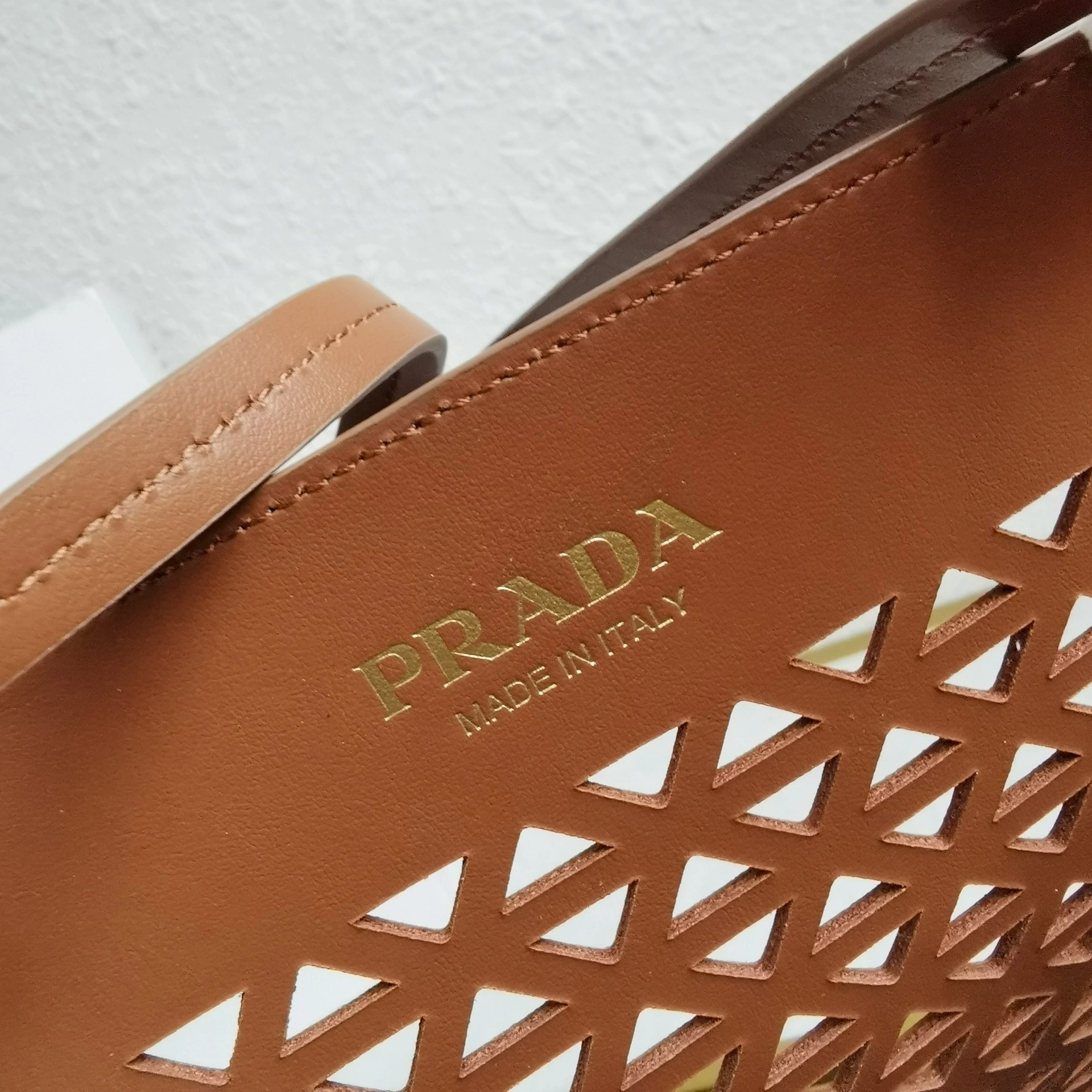 TechFriendly Prada Shopping Bags 71587