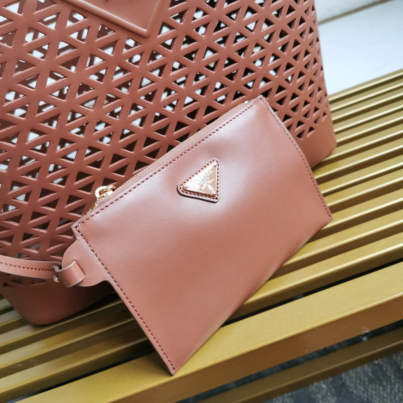 TechFriendly Prada Shopping Bags 71587