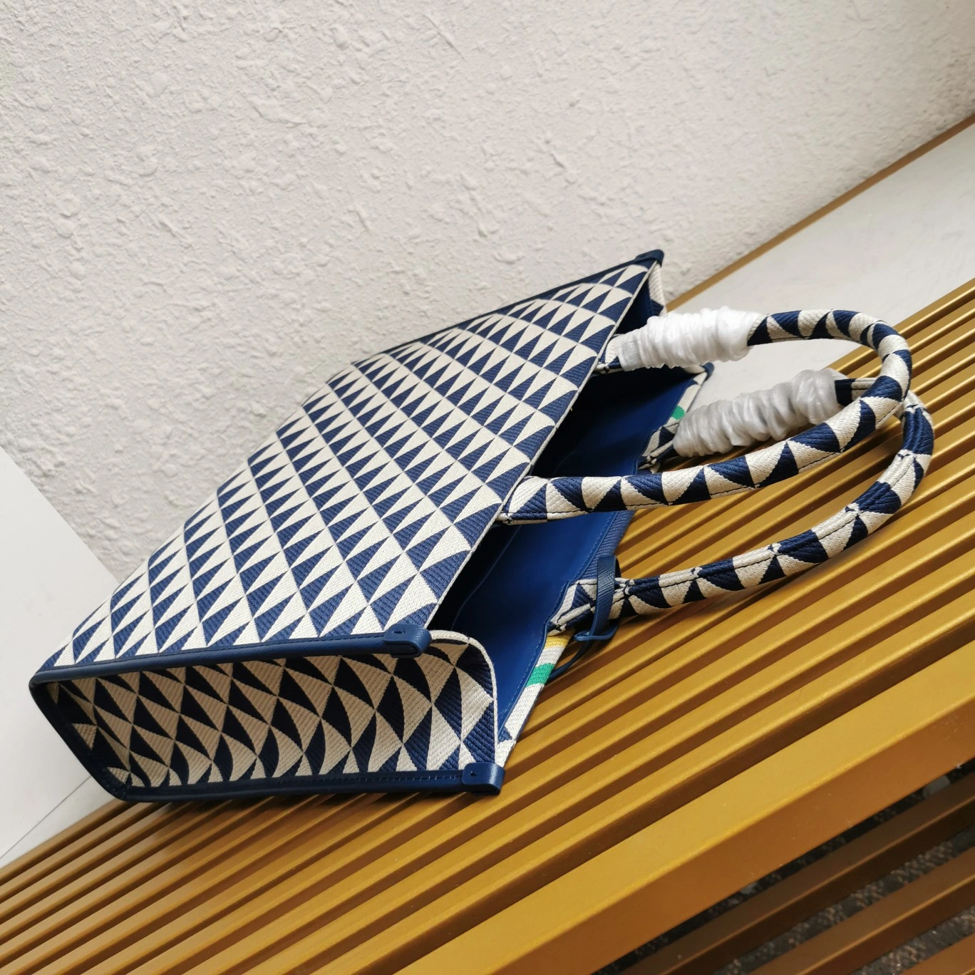 Prada Shopping Bags WellDesigned 71552