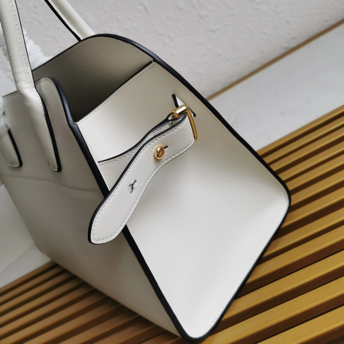 Versatile Prada Shopping Bags 71538