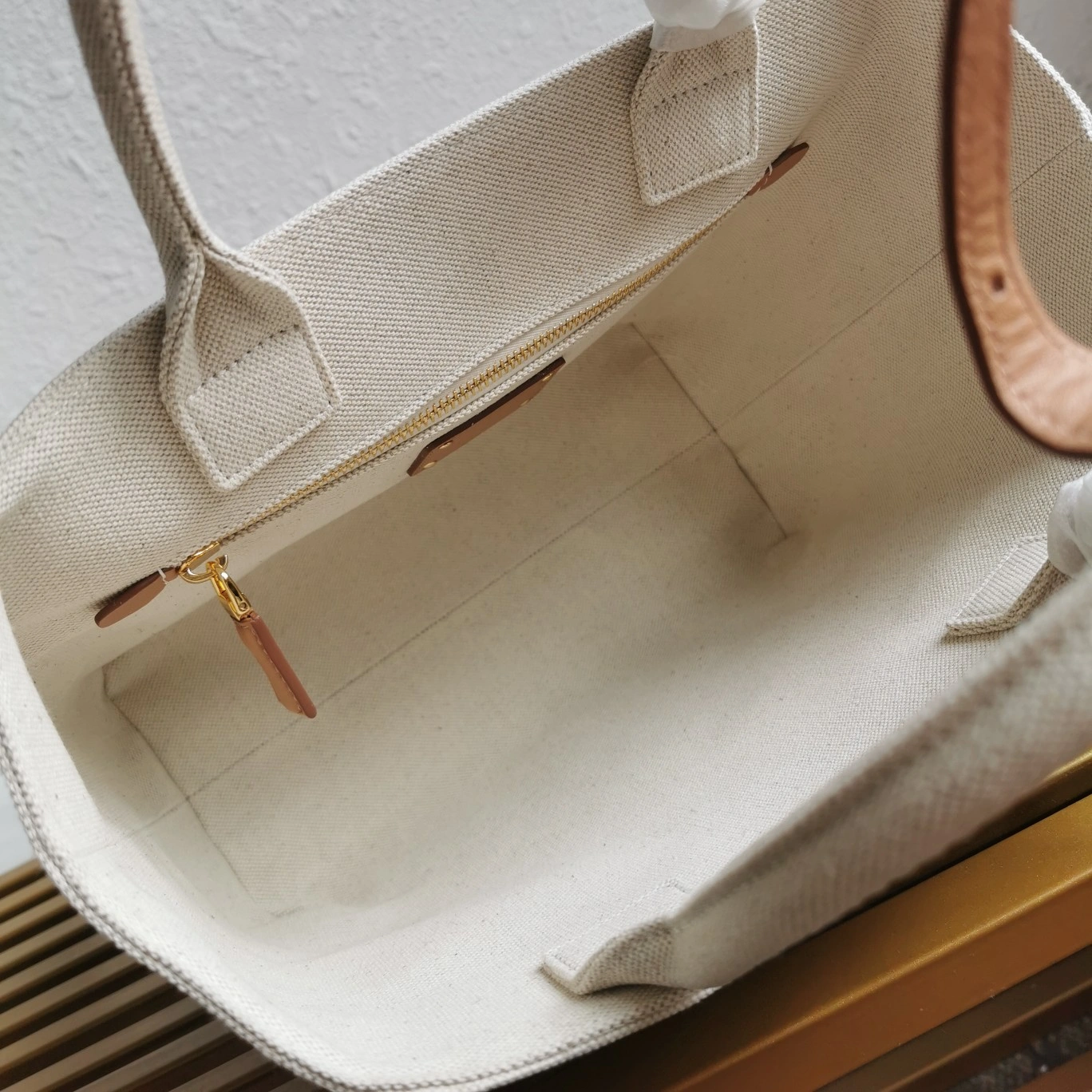 ModernLook Prada Shopping Bags 71532