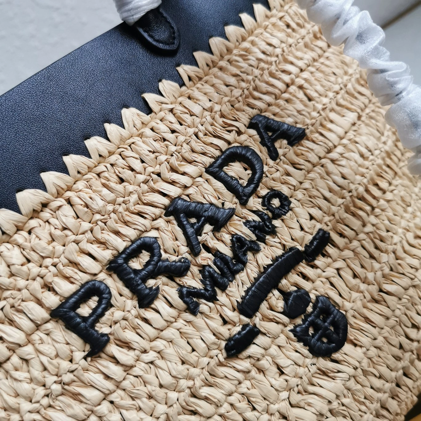 Effortless Prada Shopping Bags 71521