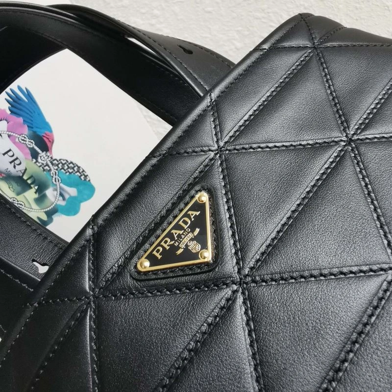 Prada Shopping Bags EyeCatching 66419