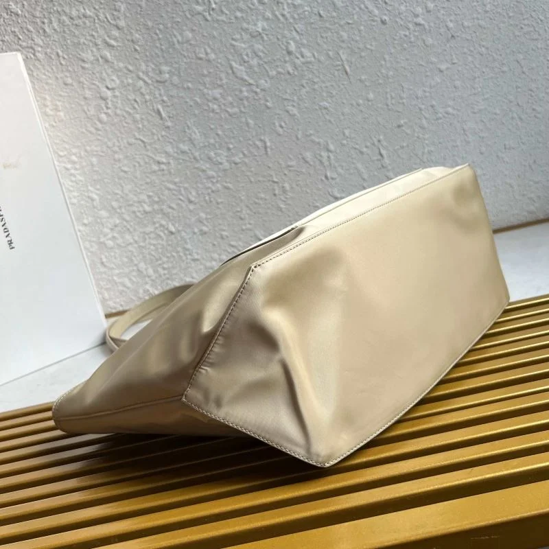 Prada Shopping Bags EyeCatching 44970