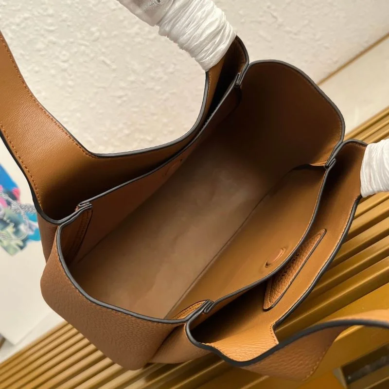 Sustainable Prada Shopping Bags 44966