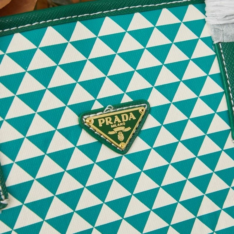 Prada Shopping Bags Attractive 85855