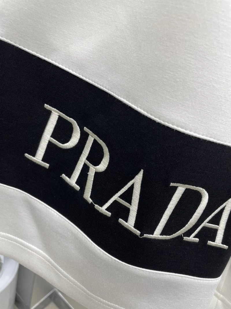 Prada Short Pants Breathable 170766