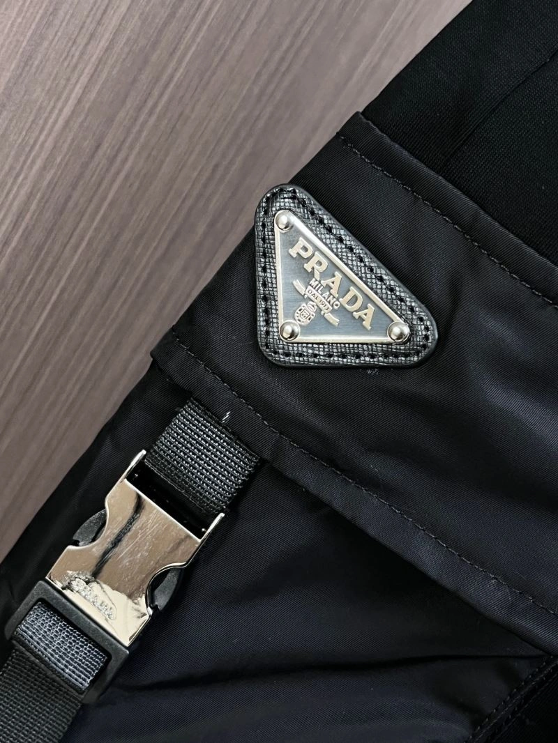 WellDesigned Prada Short Pants 170749
