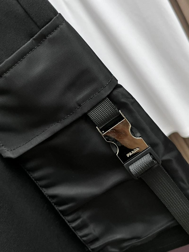 WellDesigned Prada Short Pants 170749
