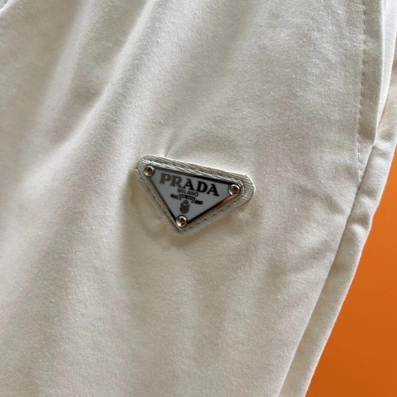 WellDesigned Prada Short Pants 170726
