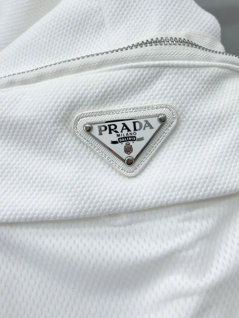 Elegant Prada Short Pants 169952