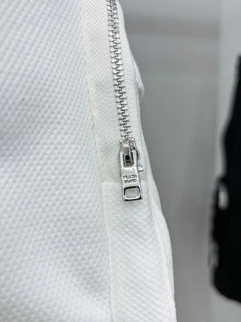 Elegant Prada Short Pants 169952