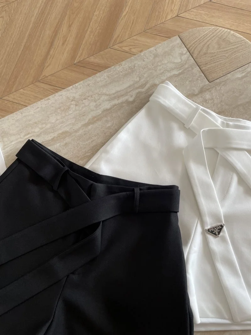 Modern Prada Short Pants 166514