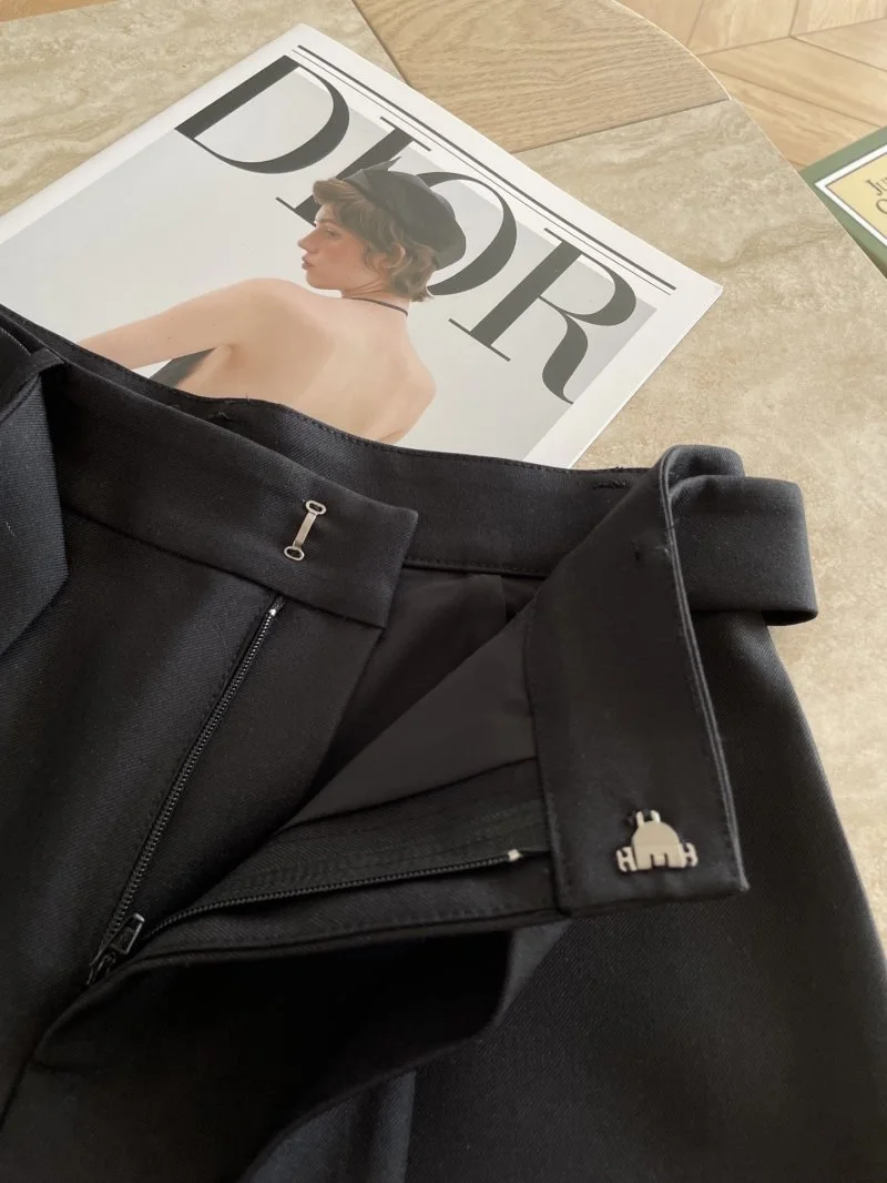 Modern Prada Short Pants 166514
