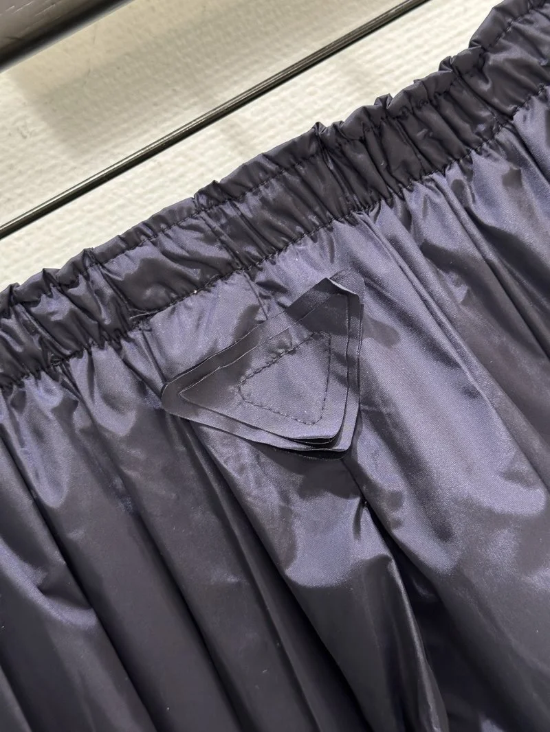 Comfortable Prada Short Pants 166502