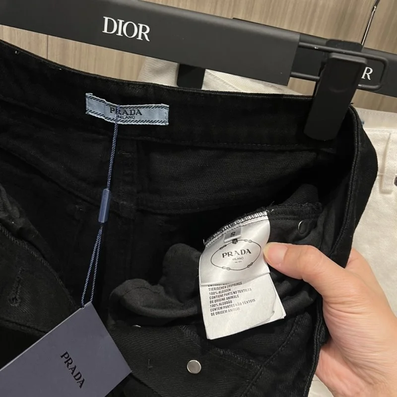 Versatile Prada Short Pants 165782