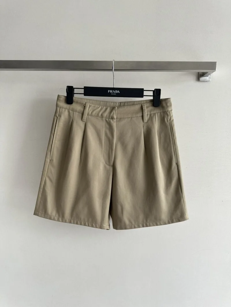 EyeCatching Prada Short Pants 166309