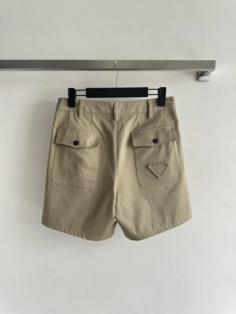 EyeCatching Prada Short Pants 166309