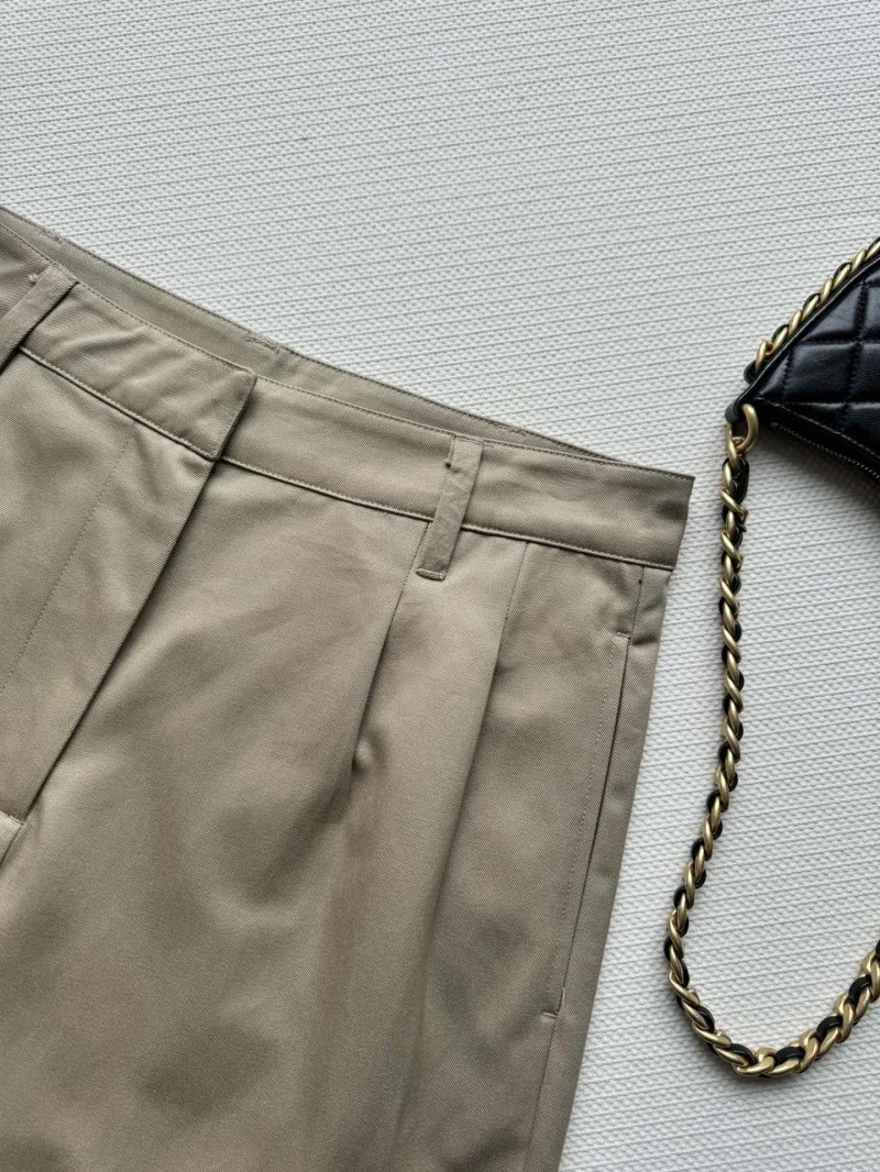 EyeCatching Prada Short Pants 166309