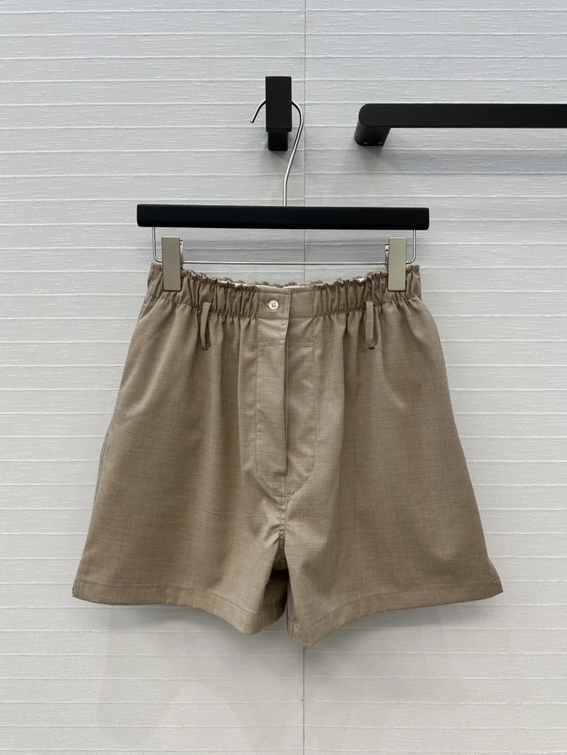 WellDesigned Prada Short Pants 166305