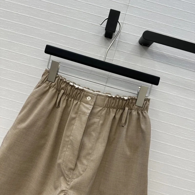 WellDesigned Prada Short Pants 166305